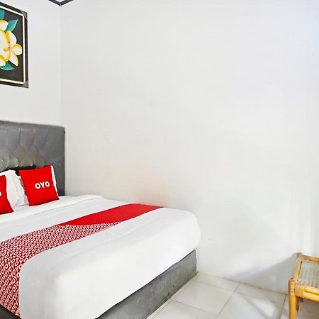 Oyo 90229 Fidel Caestro Homestay Kotadalem Bagian luar foto