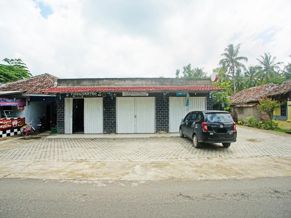 Oyo 90229 Fidel Caestro Homestay Kotadalem Bagian luar foto