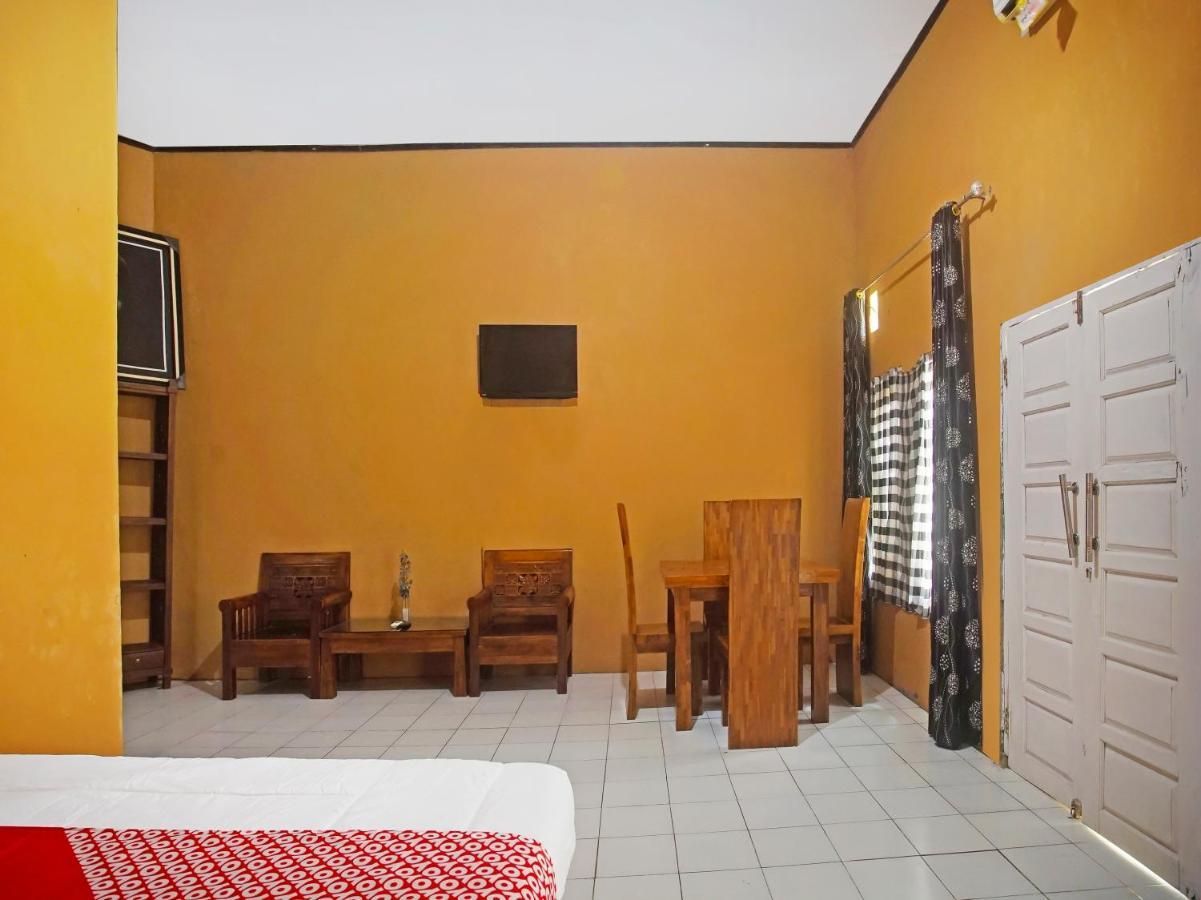 Oyo 90229 Fidel Caestro Homestay Kotadalem Bagian luar foto
